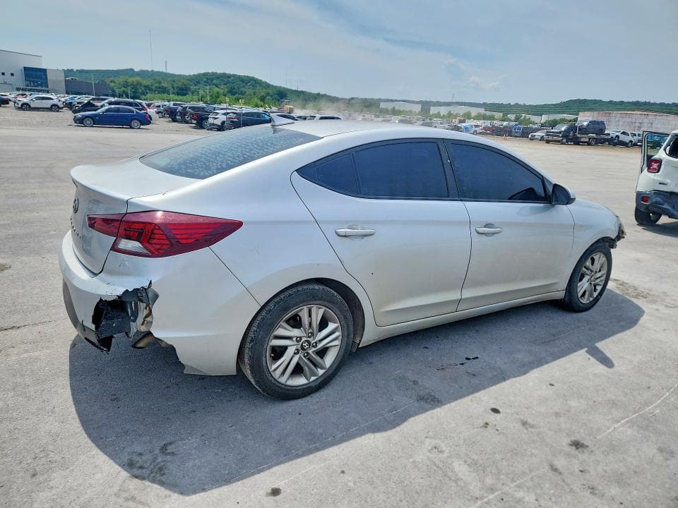 2019 HYUNDAI ELANTRA SEL 3