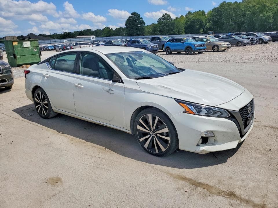 2022 NISSAN ALTIMA SR 4
