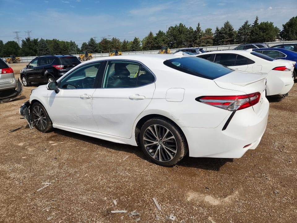 2019 TOYOTA CAMRY SE 2