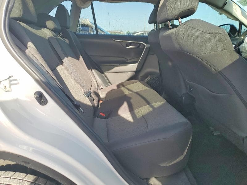 2022 TOYOTA RAV4 XLE 11