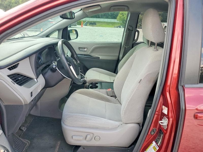 2018 TOYOTA SIENNA LE 7