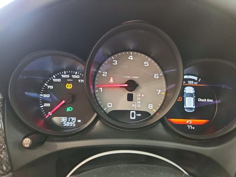 2020 PORSCHE MACAN S 9