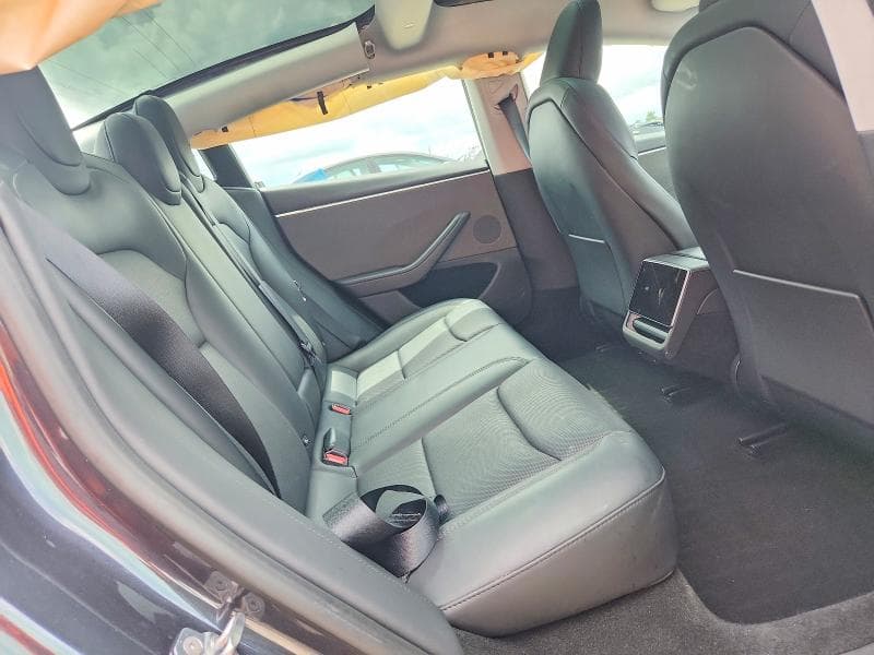 2025 TESLA MODEL 3 10