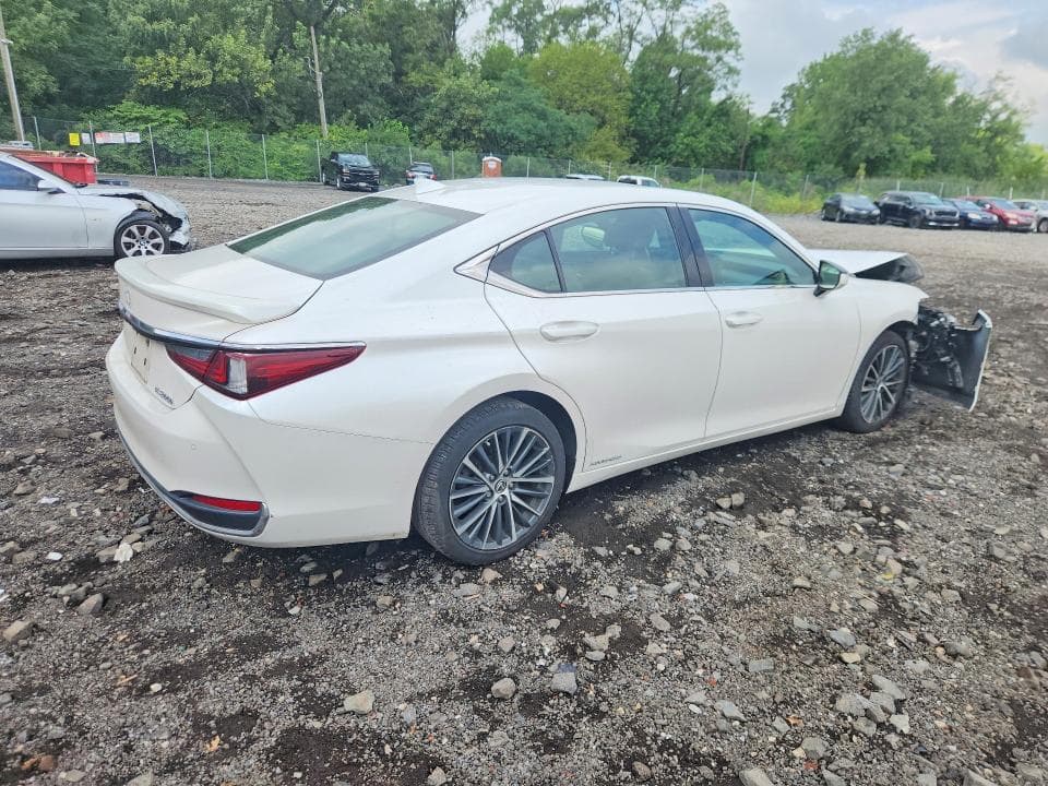 2022 LEXUS ES 300H BASE 3