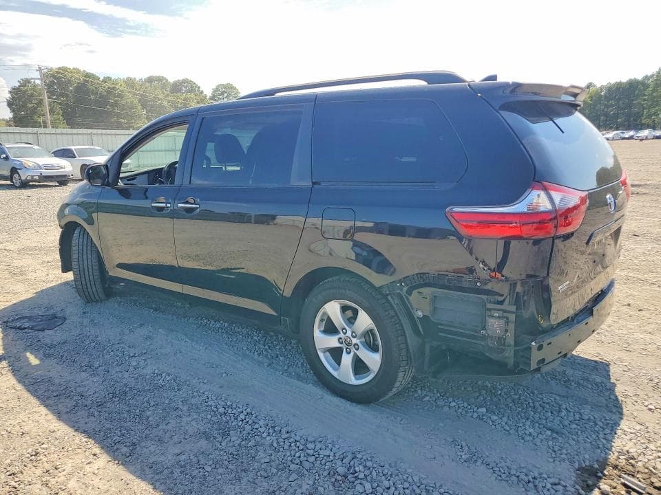 2020 TOYOTA SIENNA LE 2