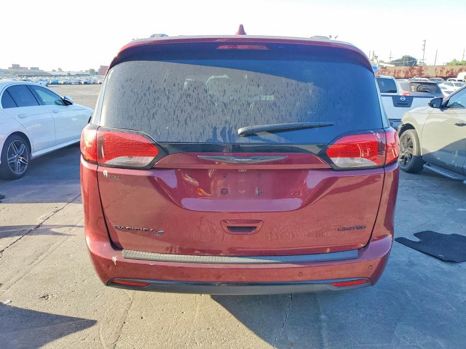 2019 CHRYSLER PACIFICA LIMITED 6