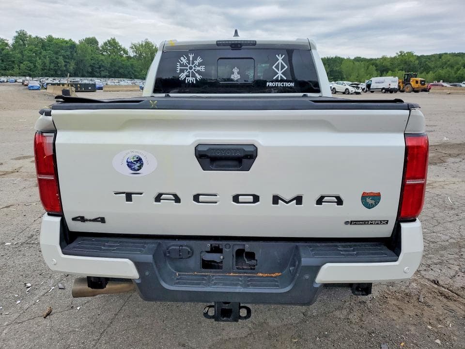 2025 TOYOTA TACOMA TRD SPORT HV 6