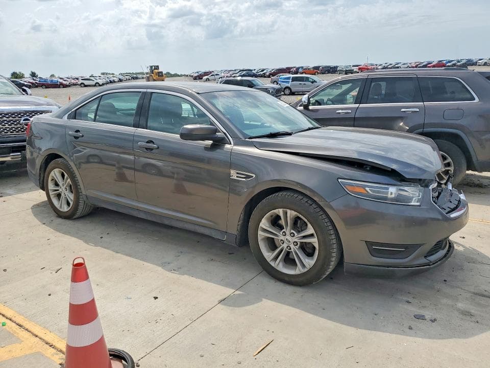 2018 FORD TAURUS SEL 4