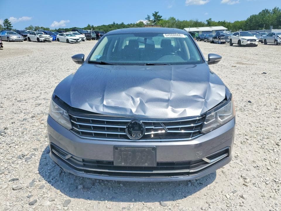 2017 VOLKSWAGEN PASSAT SE 5