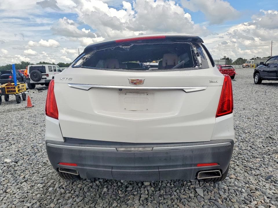 2017 CADILLAC XT5 6