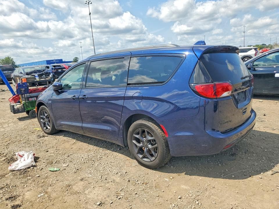 2019 CHRYSLER PACIFICA TOURING L 2