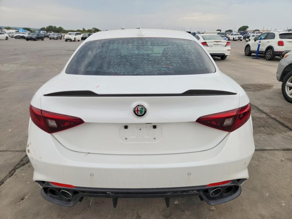 2017 ALFA ROMEO GIULIA QUADRIFOGLIO 6