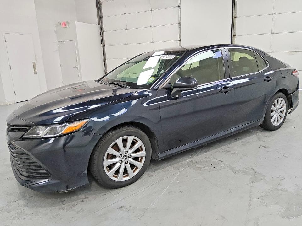 2018 TOYOTA CAMRY LE - 1