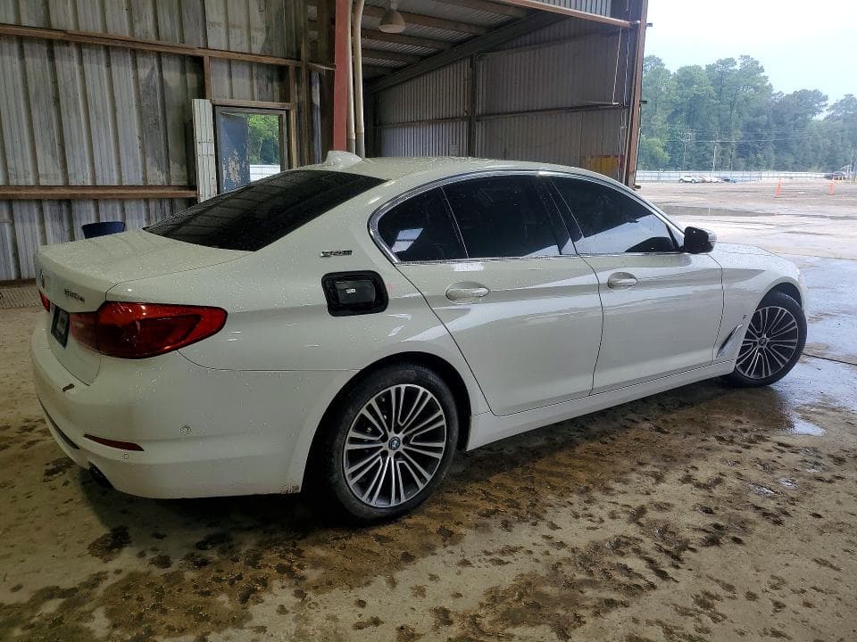 2019 BMW 530E 3