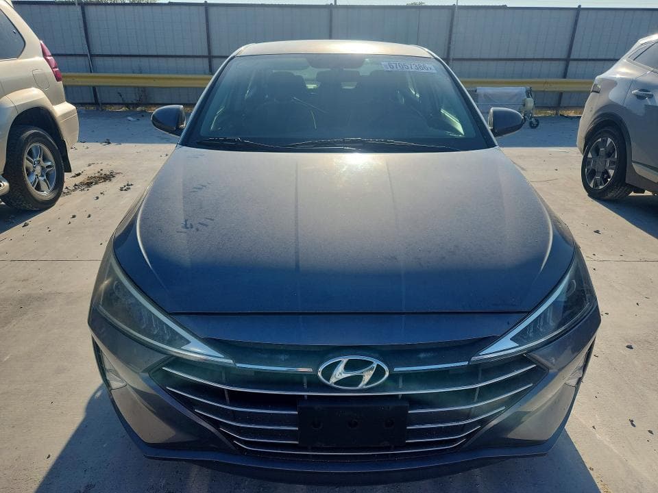 2019 HYUNDAI ELANTRA SE 5