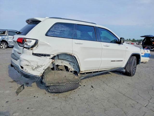 2017 JEEP GRAND CHEROKEE TRAILHAWK 3