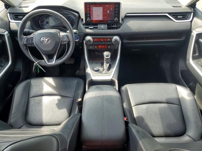 2019 TOYOTA RAV4 LIMITED 8