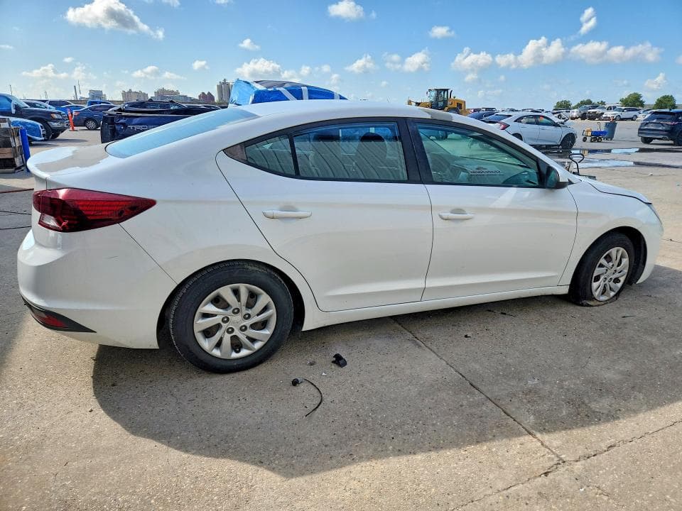 2020 HYUNDAI ELANTRA SE 3