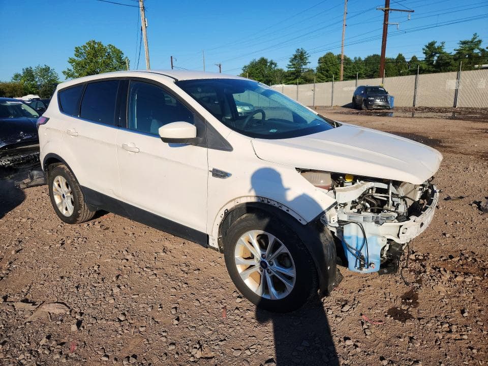 2017 FORD ESCAPE SE 4
