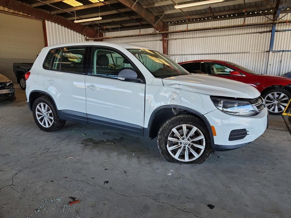 2017 VOLKSWAGEN TIGUAN S 4