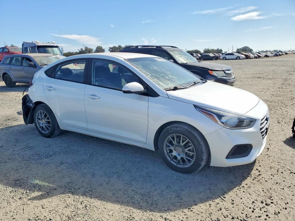2019 HYUNDAI ACCENT SE 4