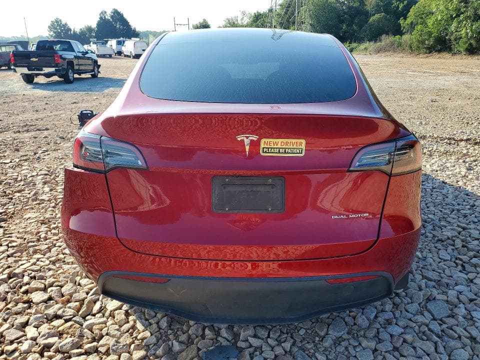 2025 TESLA MODEL Y 6