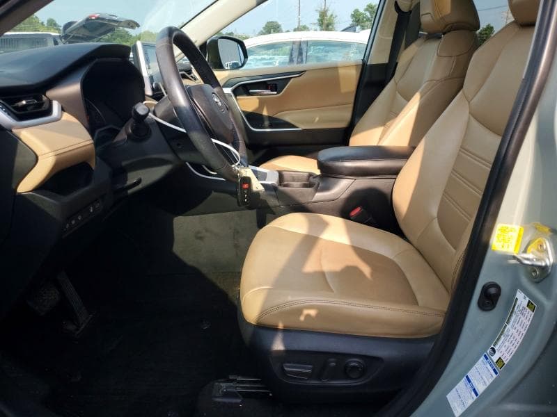 2020 TOYOTA RAV4 XLE PREMIUM 7