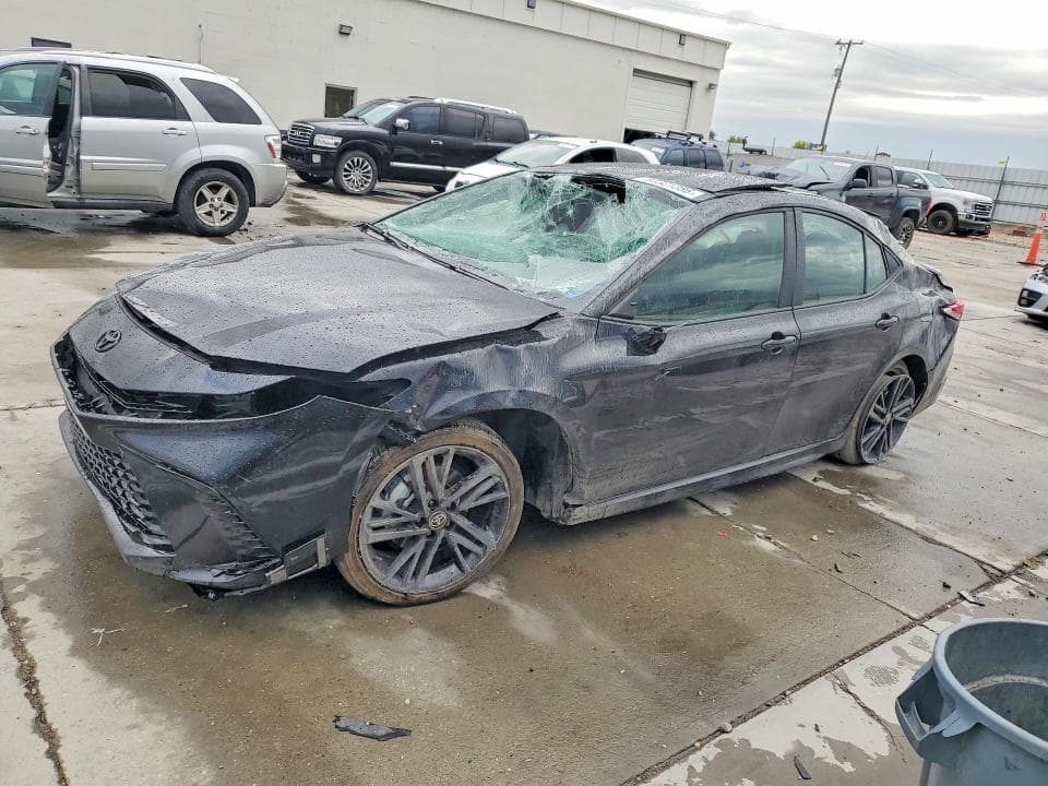 2025 TOYOTA CAMRY XSE