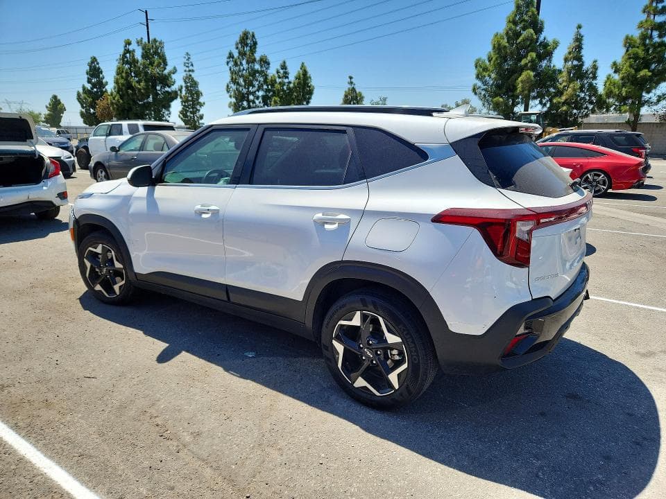 2024 KIA SELTOS EX 2