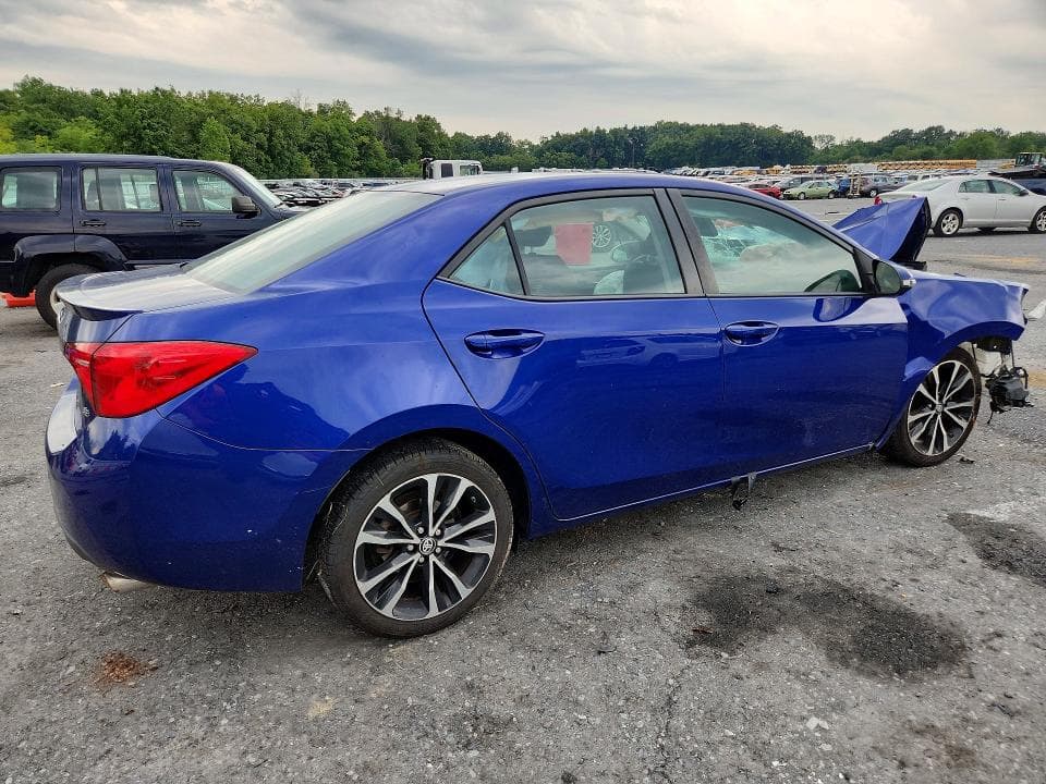 2017 TOYOTA COROLLA SE 3