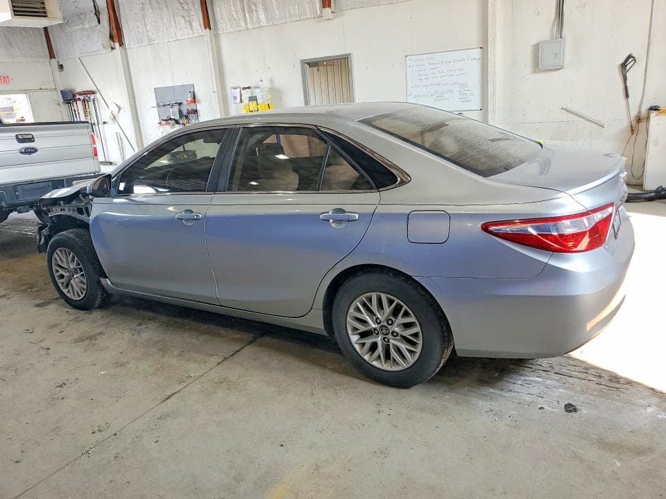 2017 TOYOTA CAMRY LE 2