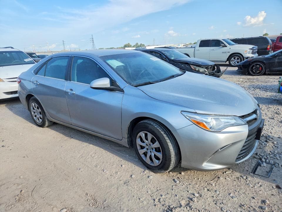2017 TOYOTA CAMRY LE 4