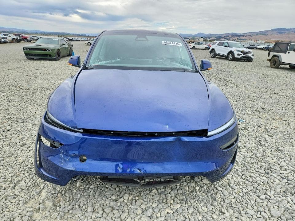 2026 TESLA MODEL Y 5