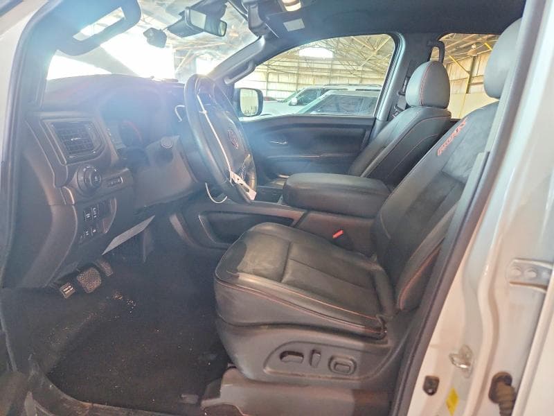 2024 NISSAN TITAN PRO-4X 7