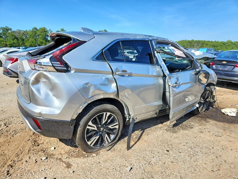 2026 MITSUBISHI ECLIPSE CROSS SE 3
