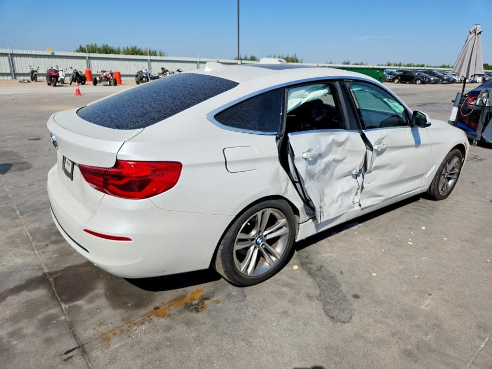 2018 BMW 330 XIGT 3