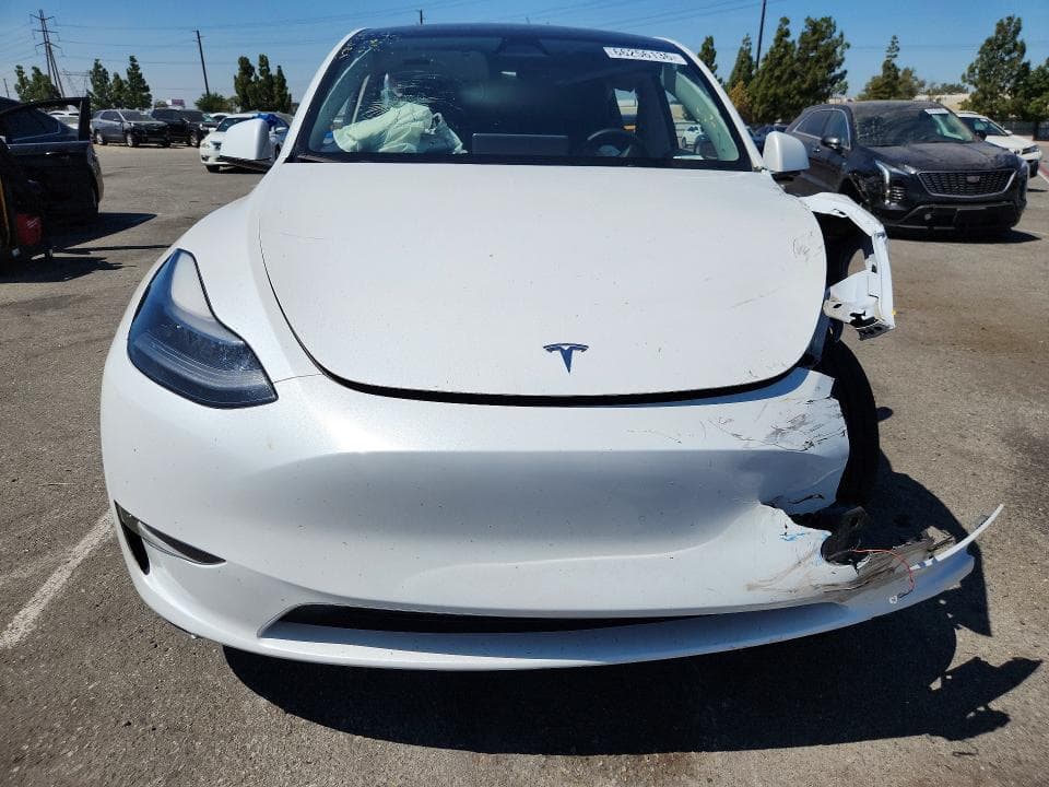 2024 TESLA MODEL Y 5