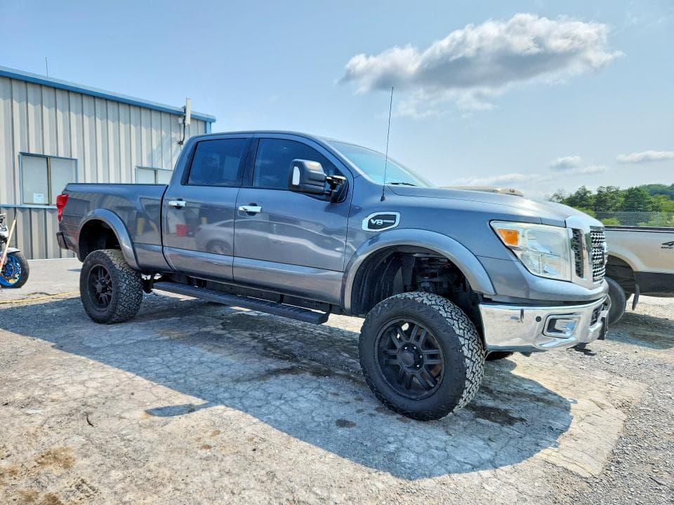 2017 NISSAN TITAN XD SV 4