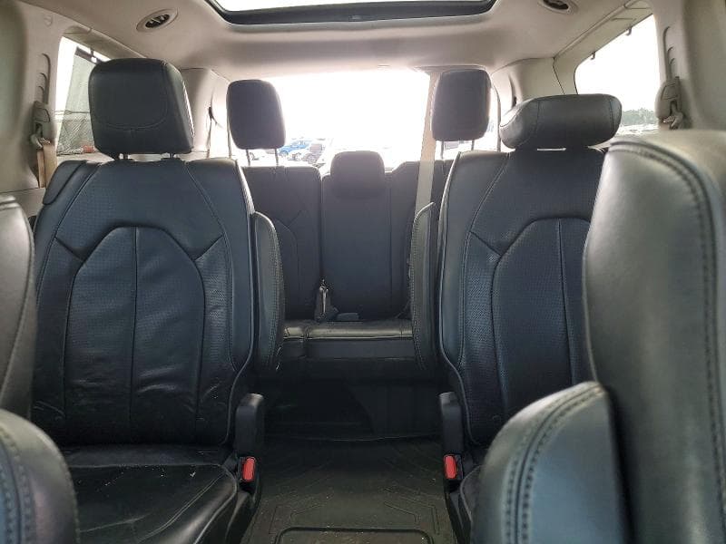 2017 CHRYSLER PACIFICA LIMITED 10