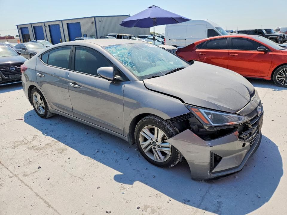 2020 HYUNDAI ELANTRA SEL 4