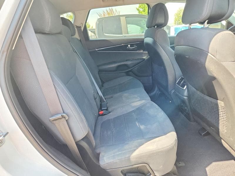 2017 KIA SORENTO LX V6 11