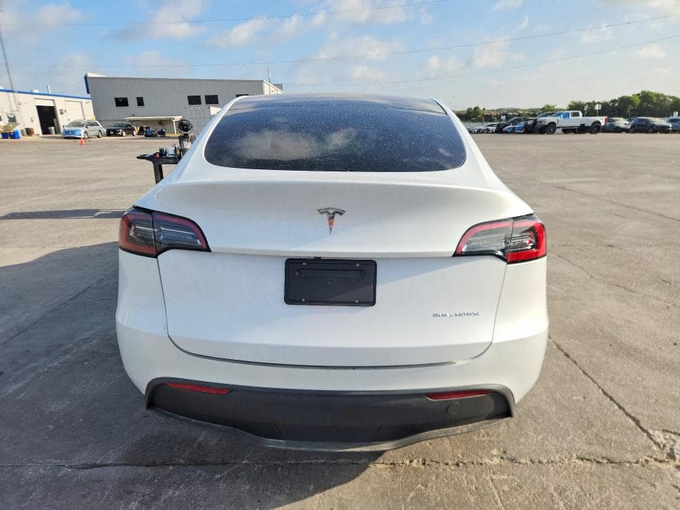 2023 TESLA MODEL  Y 6