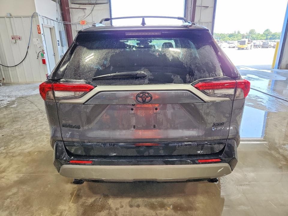 2025 TOYOTA RAV4 XSE 6