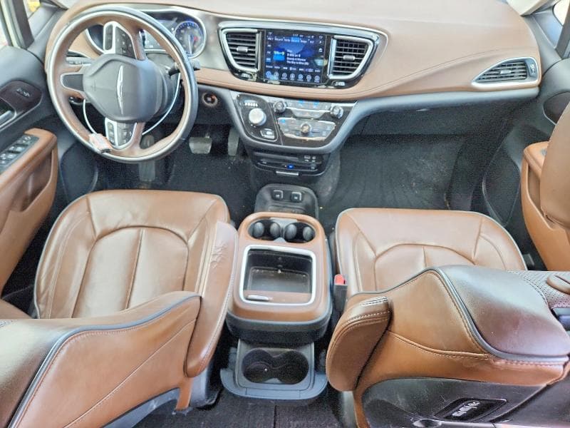 2017 CHRYSLER PACIFICA LIMITED 8