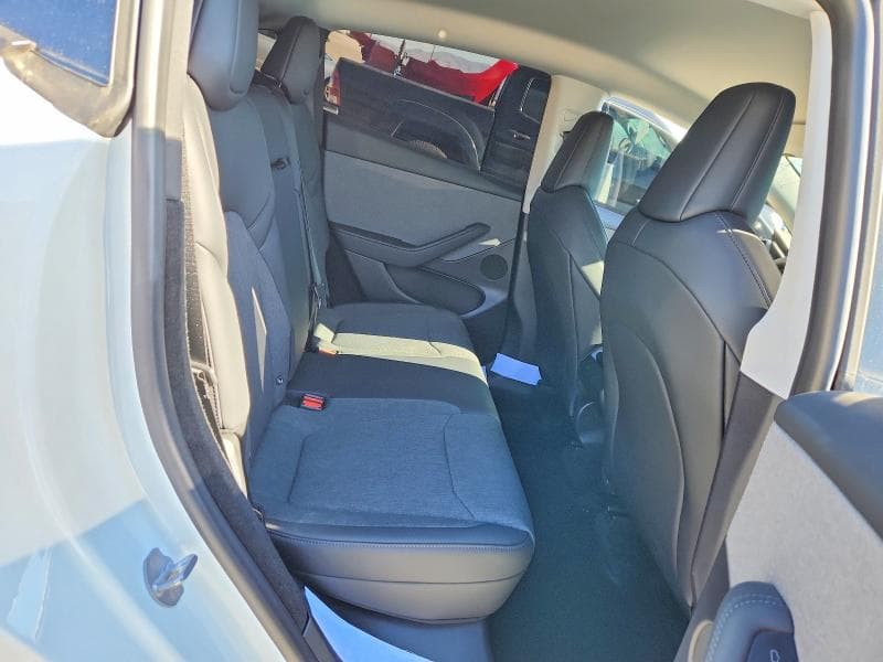 2026 TESLA MODEL Y 10