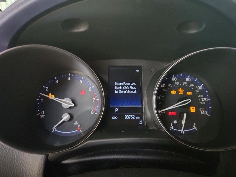 2020 TOYOTA C-HR XLE 9
