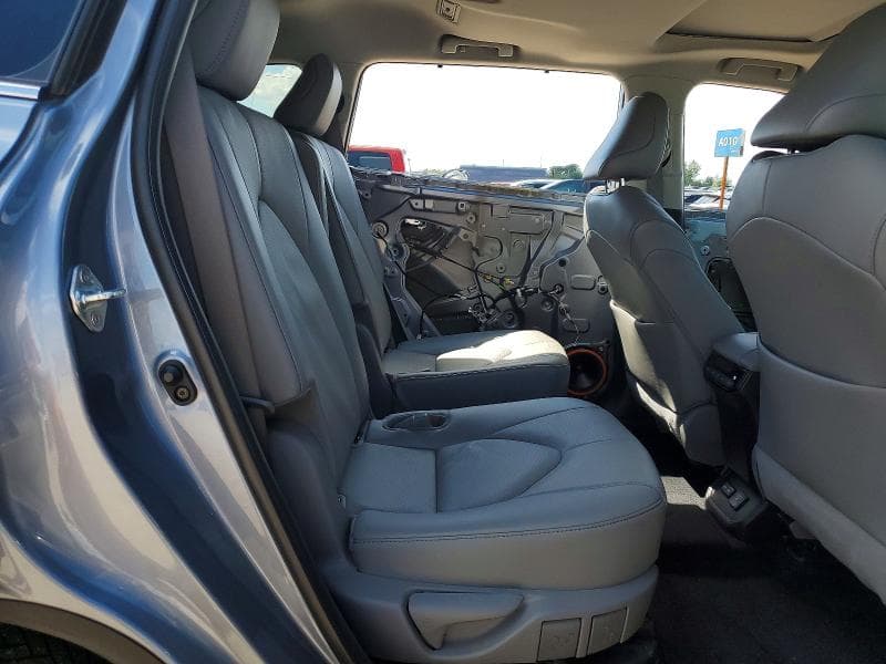 2022 TOYOTA HIGHLANDER 11