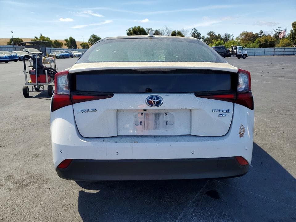 2021 TOYOTA PRIUS LE 6