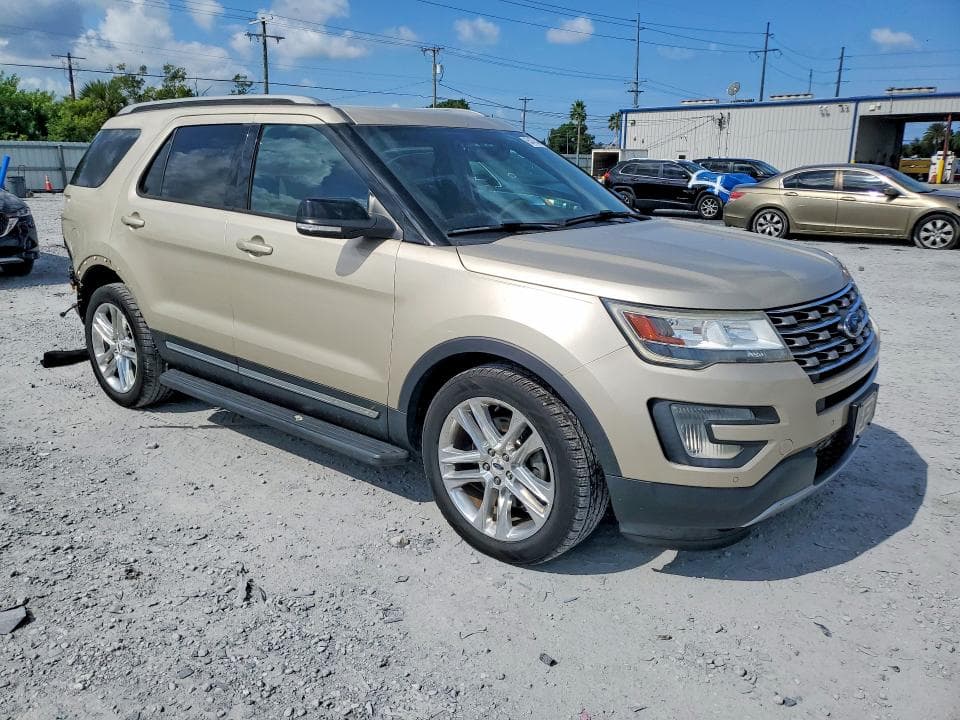 2017 FORD EXPLORER XLT 4
