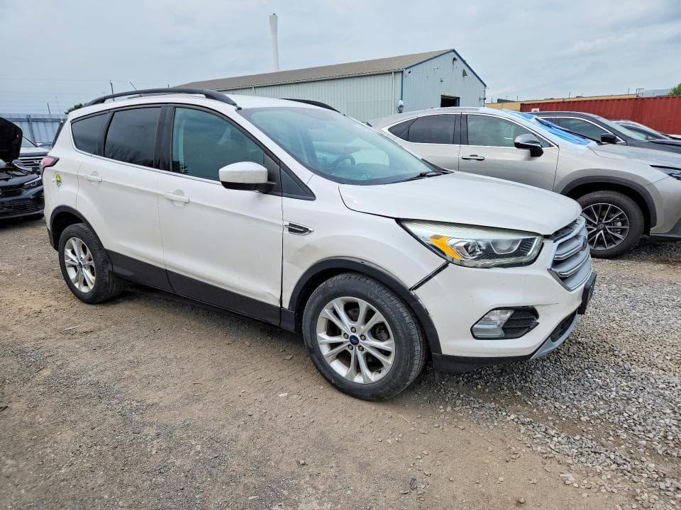 2017 FORD ESCAPE SE 4